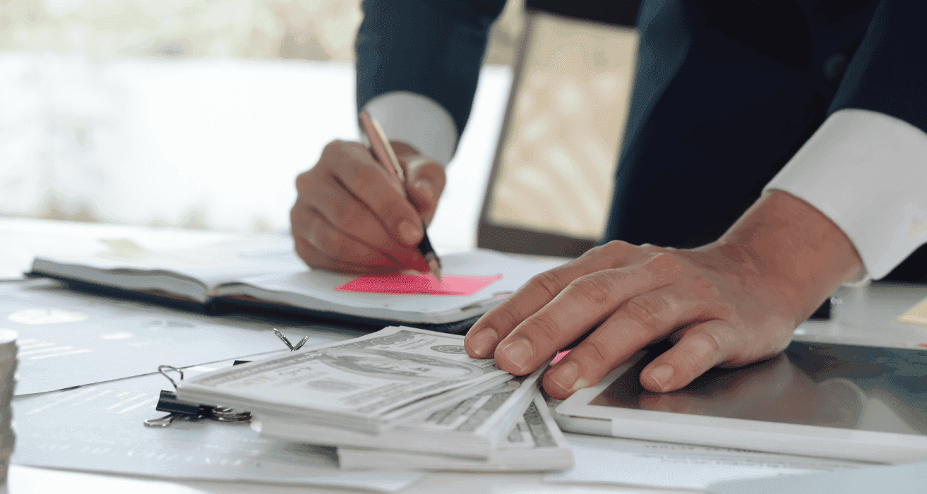 How Much Do Escrow Fees Cost and Who Pays Them?